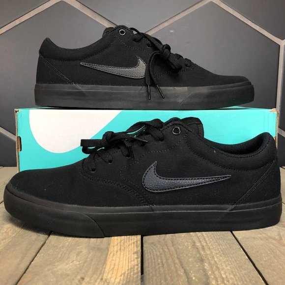 Nike SB Charge SLR Triple Black Size 12 Nike SB Charge SLR Triple Black Size 12